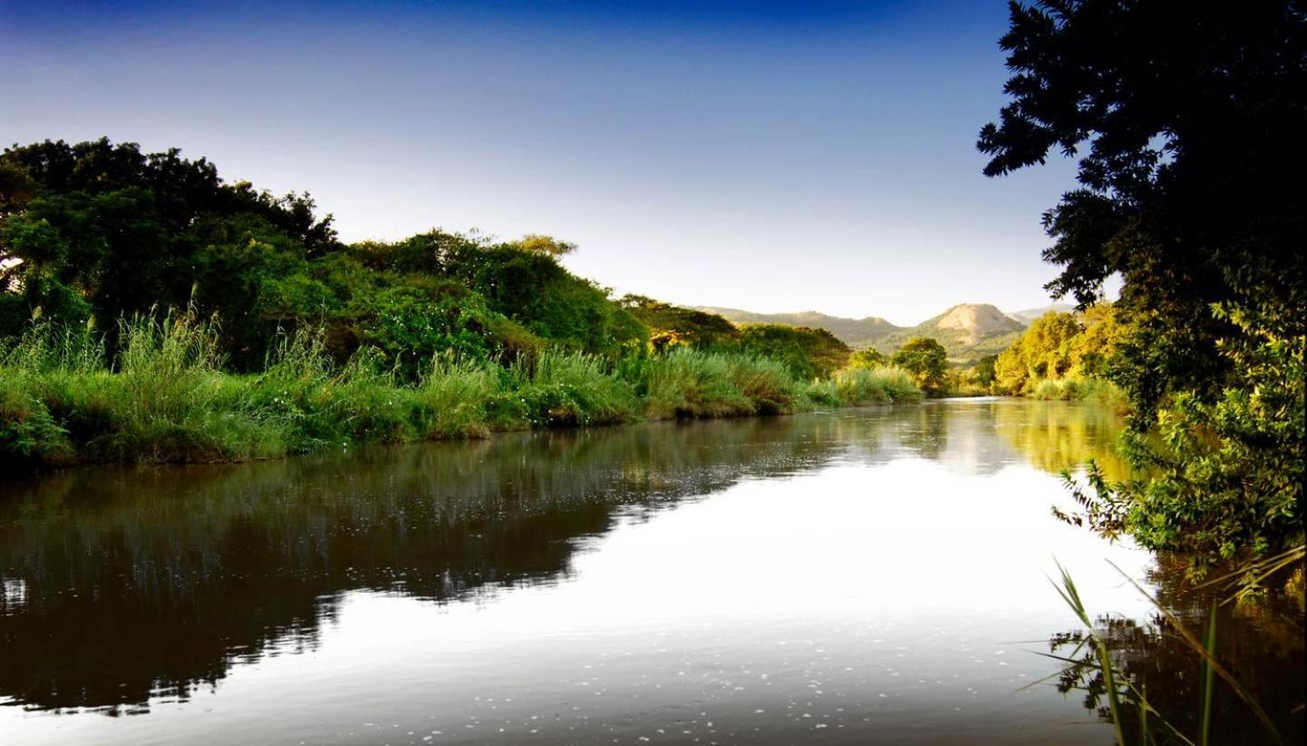 Hippo Water Front Lodge Mbombela Buitenkant foto