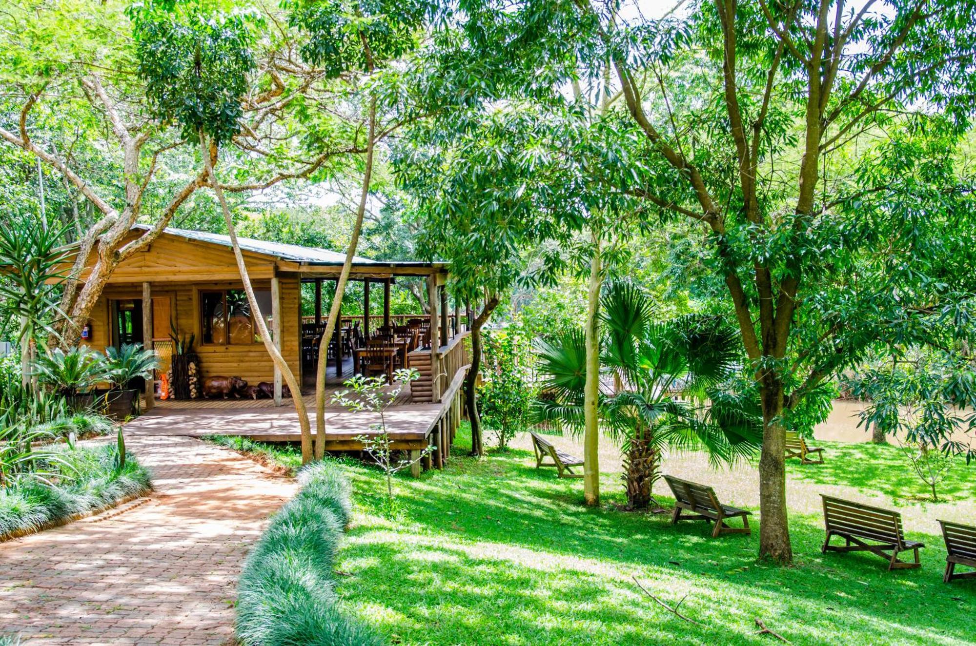 Hippo Water Front Lodge Mbombela Buitenkant foto